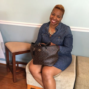 Meet your Posher, Stephanie